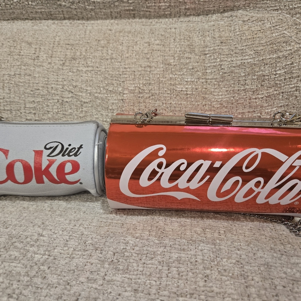 Coca-Cola Red and White Zippered Purses - Picture 11 of 12